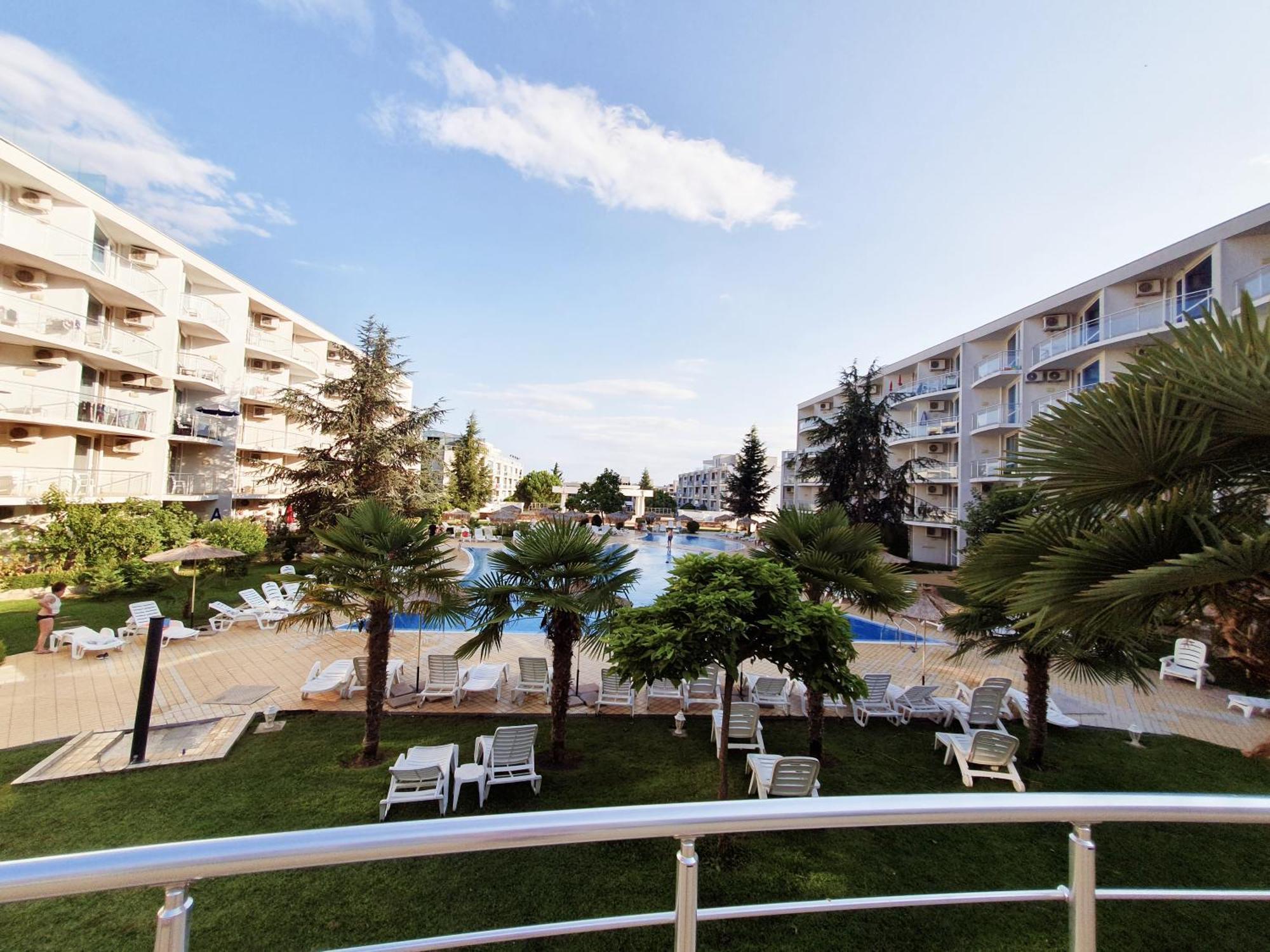 Elena'S Lux Aparthotel - Town & Sea View - Atlantis Spa Sarafovo ภายนอก รูปภาพ