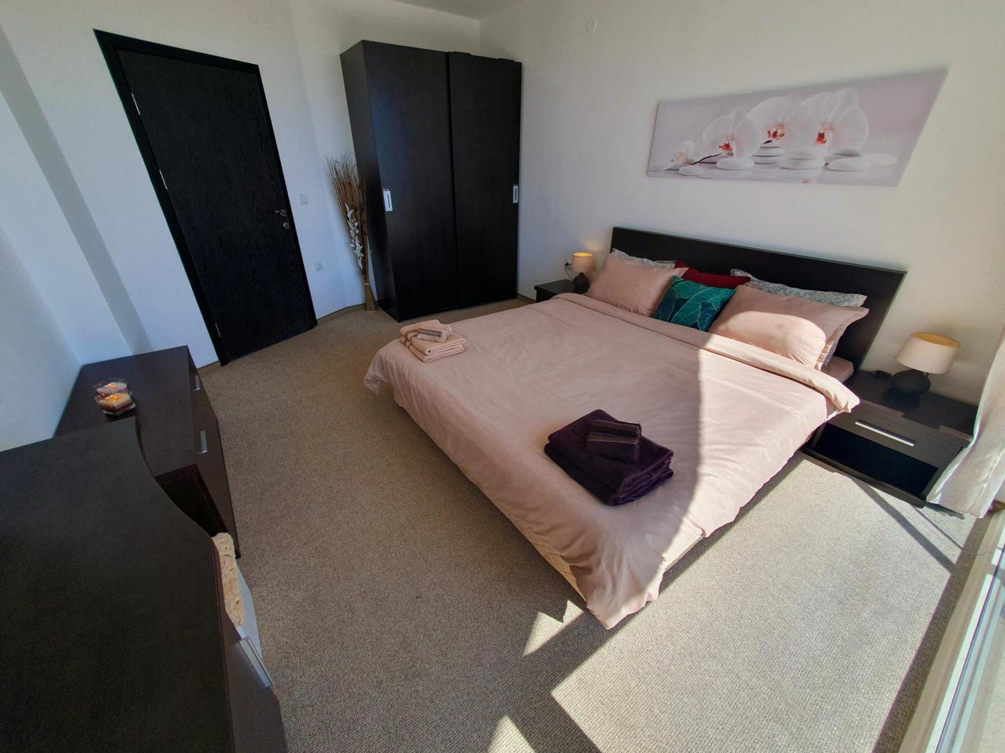 Elena'S Lux Aparthotel - Town & Sea View - Atlantis Spa Sarafovo ภายนอก รูปภาพ