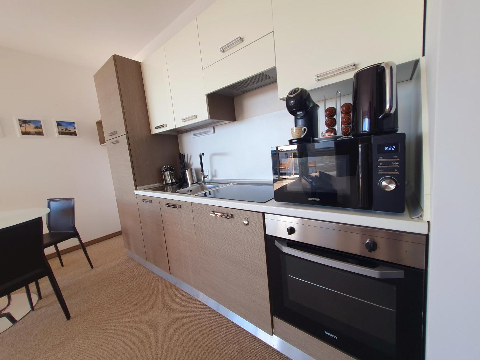 Elena'S Lux Aparthotel - Town & Sea View - Atlantis Spa Sarafovo ภายนอก รูปภาพ