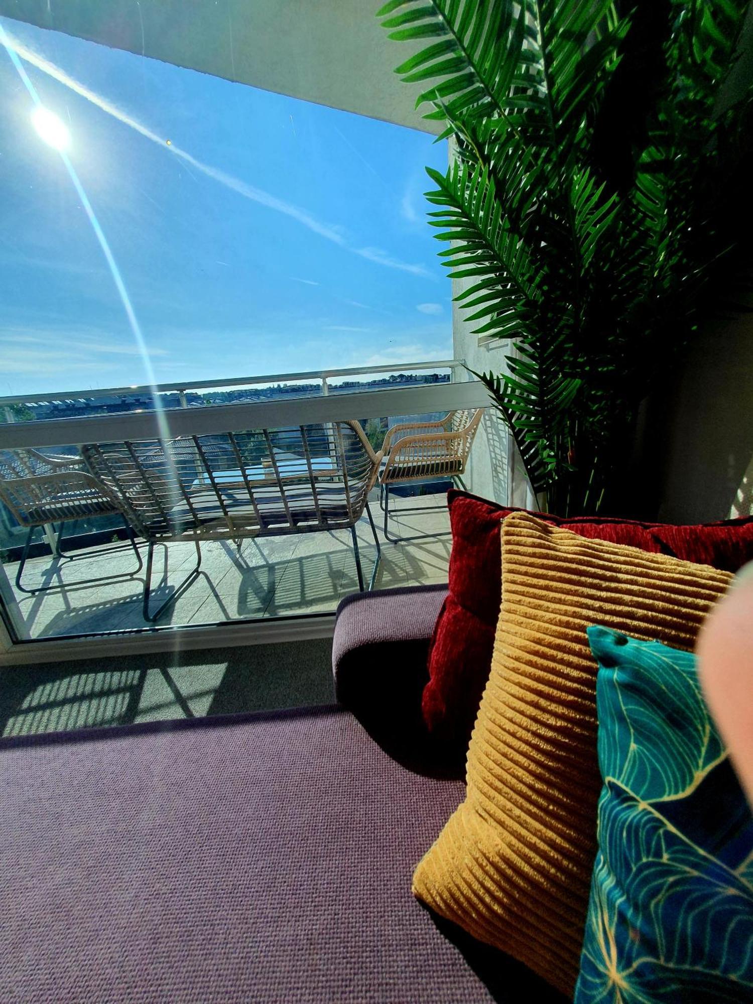 Elena'S Lux Aparthotel - Town & Sea View - Atlantis Spa Sarafovo ภายนอก รูปภาพ