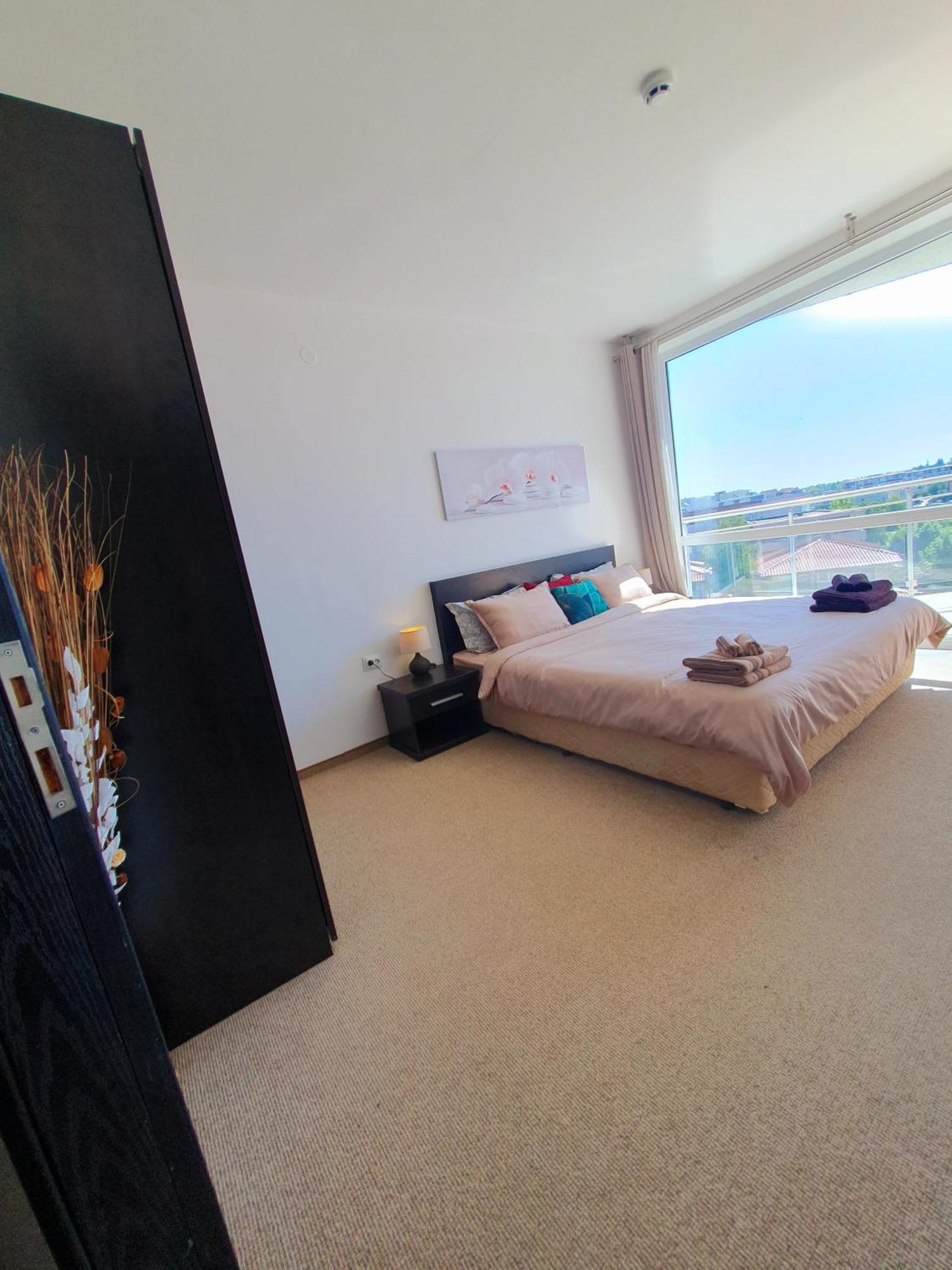 Elena'S Lux Aparthotel - Town & Sea View - Atlantis Spa Sarafovo ภายนอก รูปภาพ