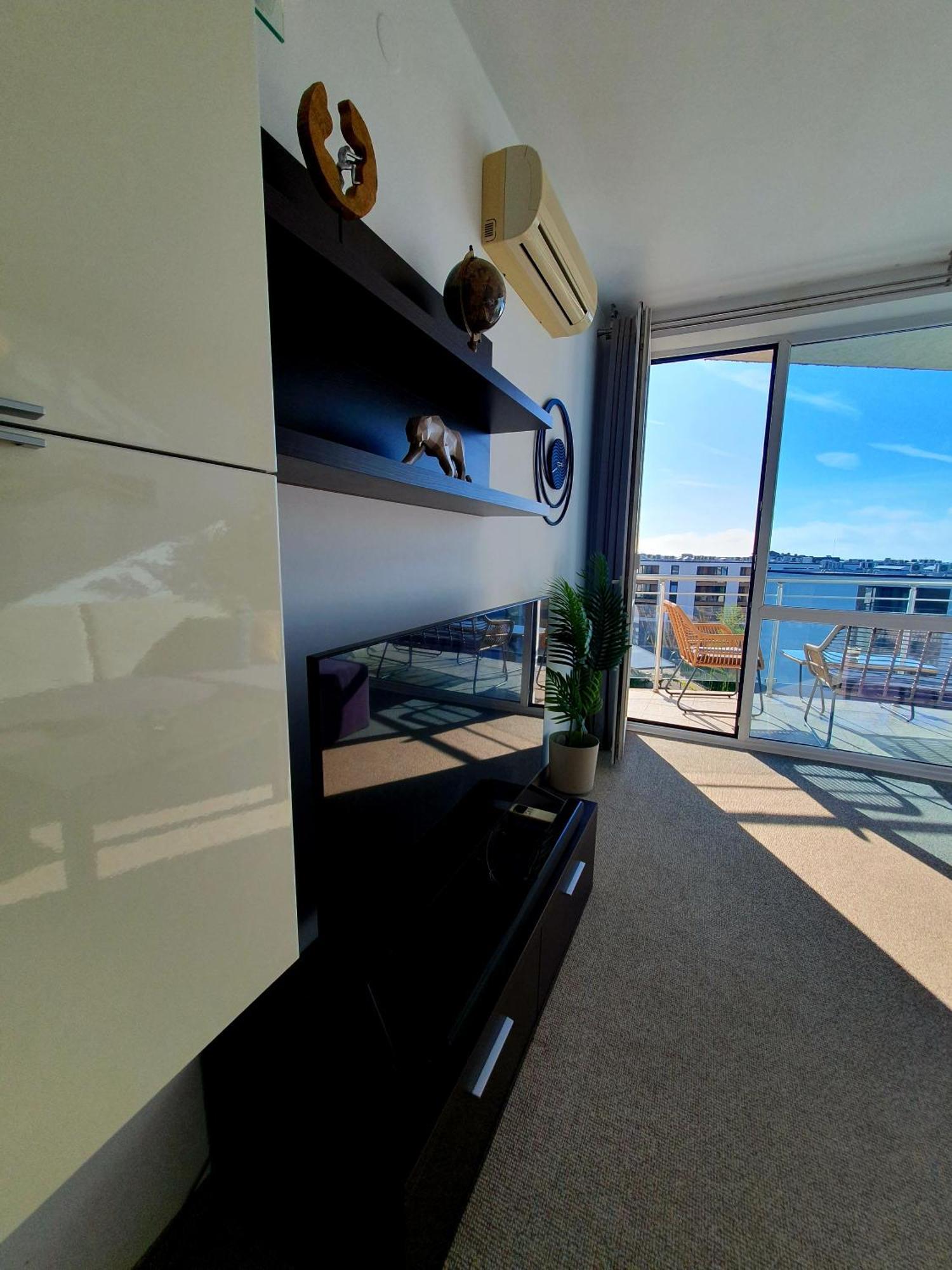 Elena'S Lux Aparthotel - Town & Sea View - Atlantis Spa Sarafovo ภายนอก รูปภาพ